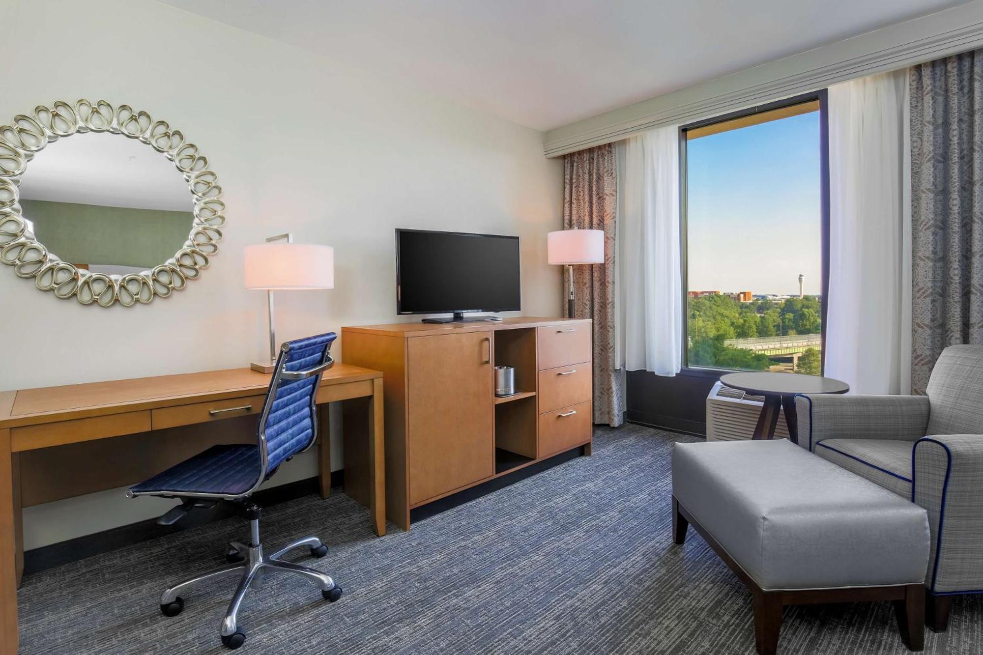 Hotel Doubletree By Hilton Atlanta Airport College Park Exterior foto