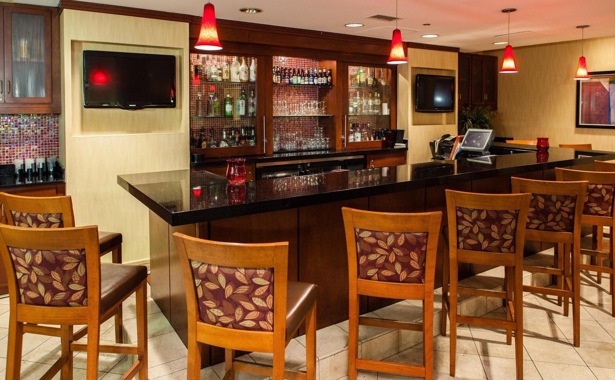 Hotel Doubletree By Hilton Atlanta Airport College Park Exterior foto
